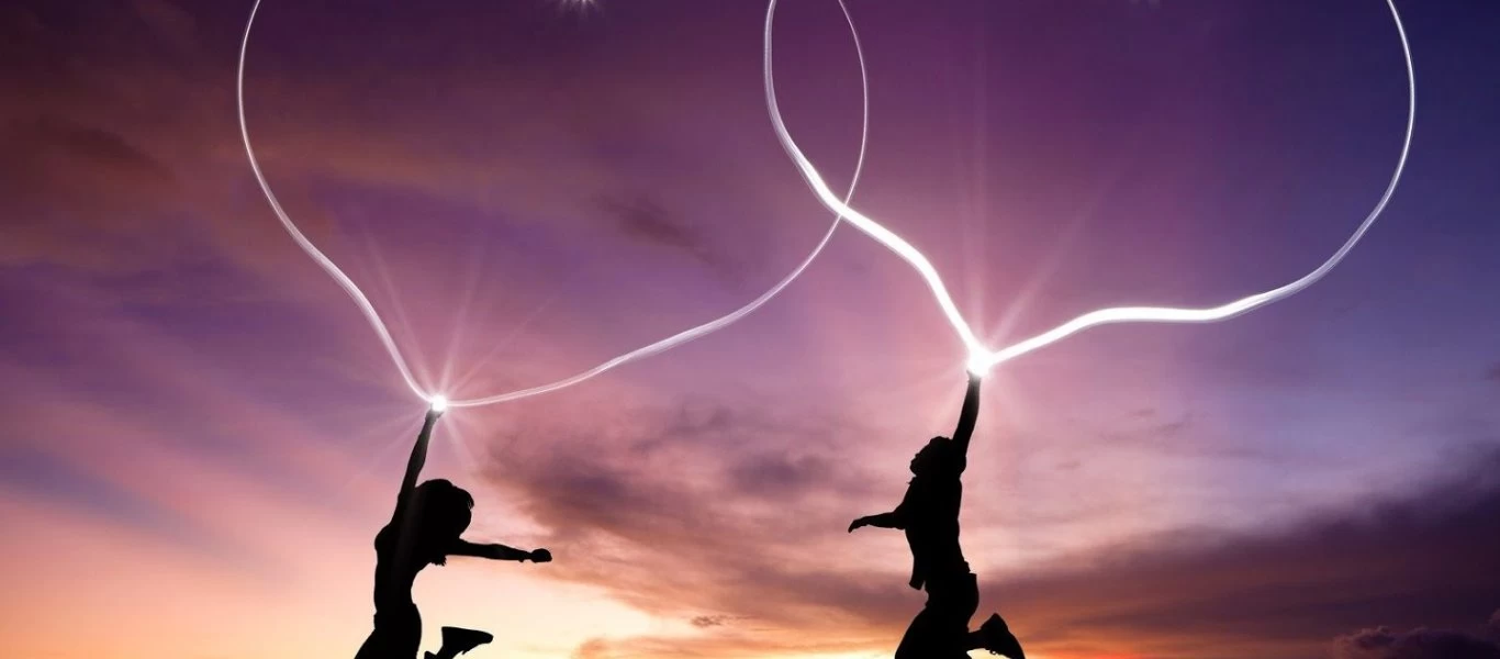 Δείτε ποια είναι τα τρία ζώδια που θα τους... «χτυπήσει» την πόρτα ο έρωτας εντός του 2020